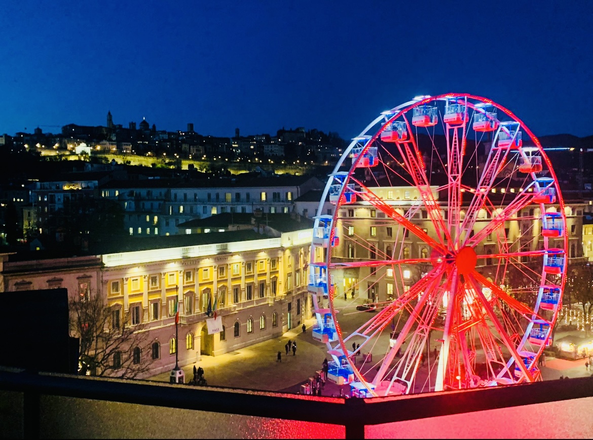 Bergamo Piazza Matteotti splendido attico con meravigliosa vista città alta