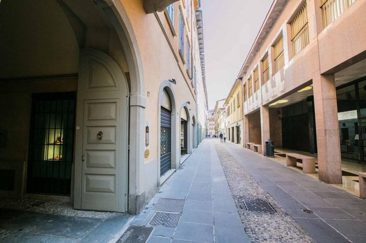 Prestigioso quadrilocale ultimo piano nel centro di Bergamo